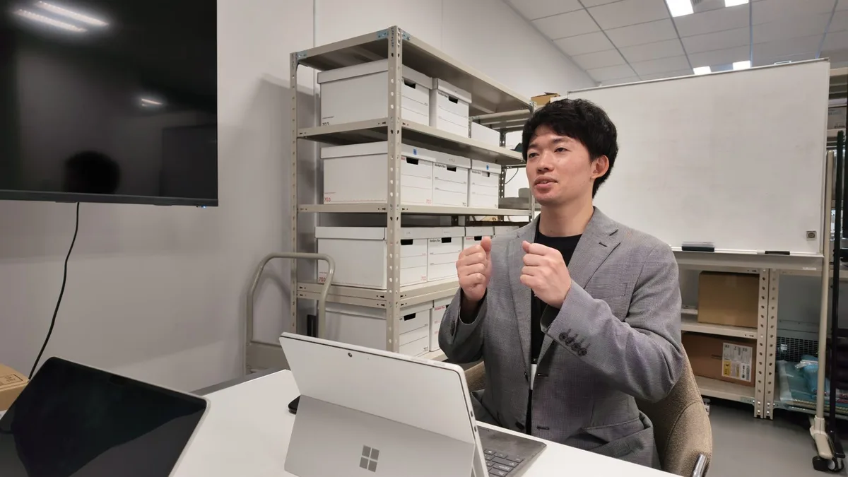 仕事について語る牧野さん