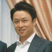 山本敏行氏